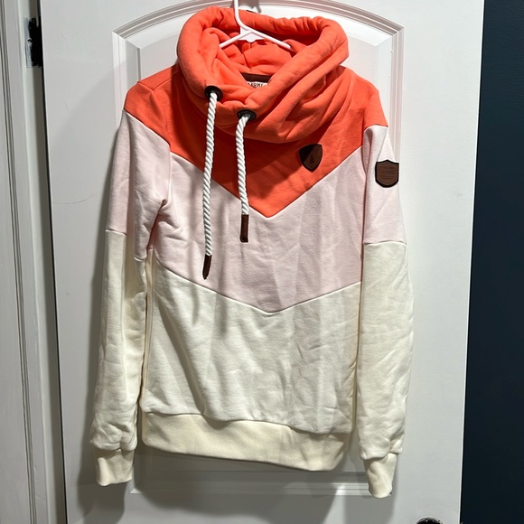 Wanakome Hoodie - Picture 1 of 4